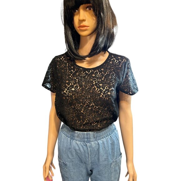 Old Navy Black Lace Top size medium - Picture 4 of 6
